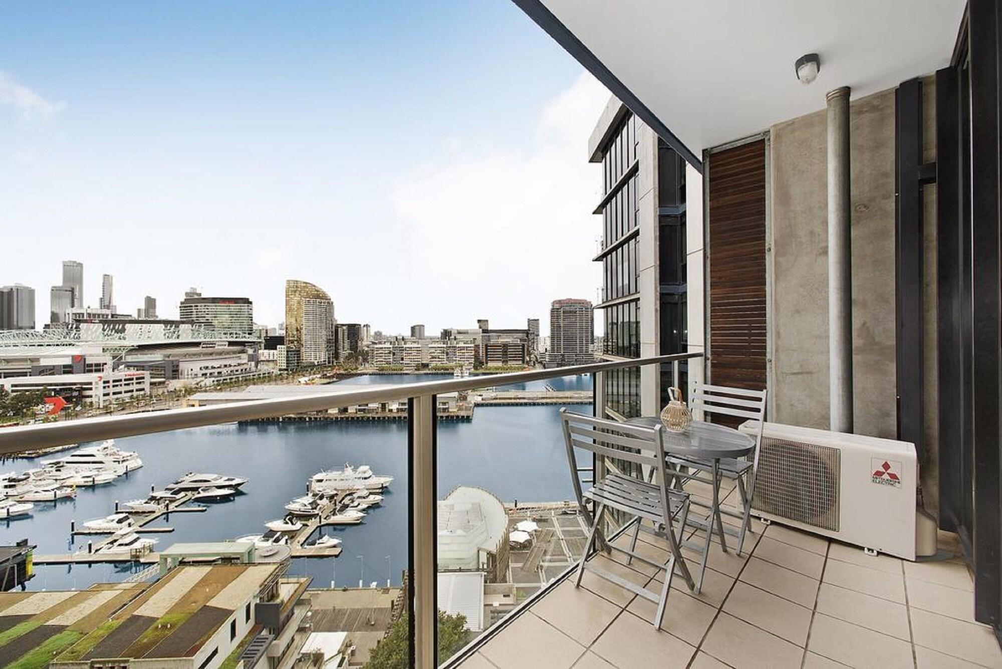 Docklands Private Collection - Newquay Aparthotel Melbourne Exterior photo